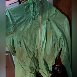 Woman’s Patagonia wind shell